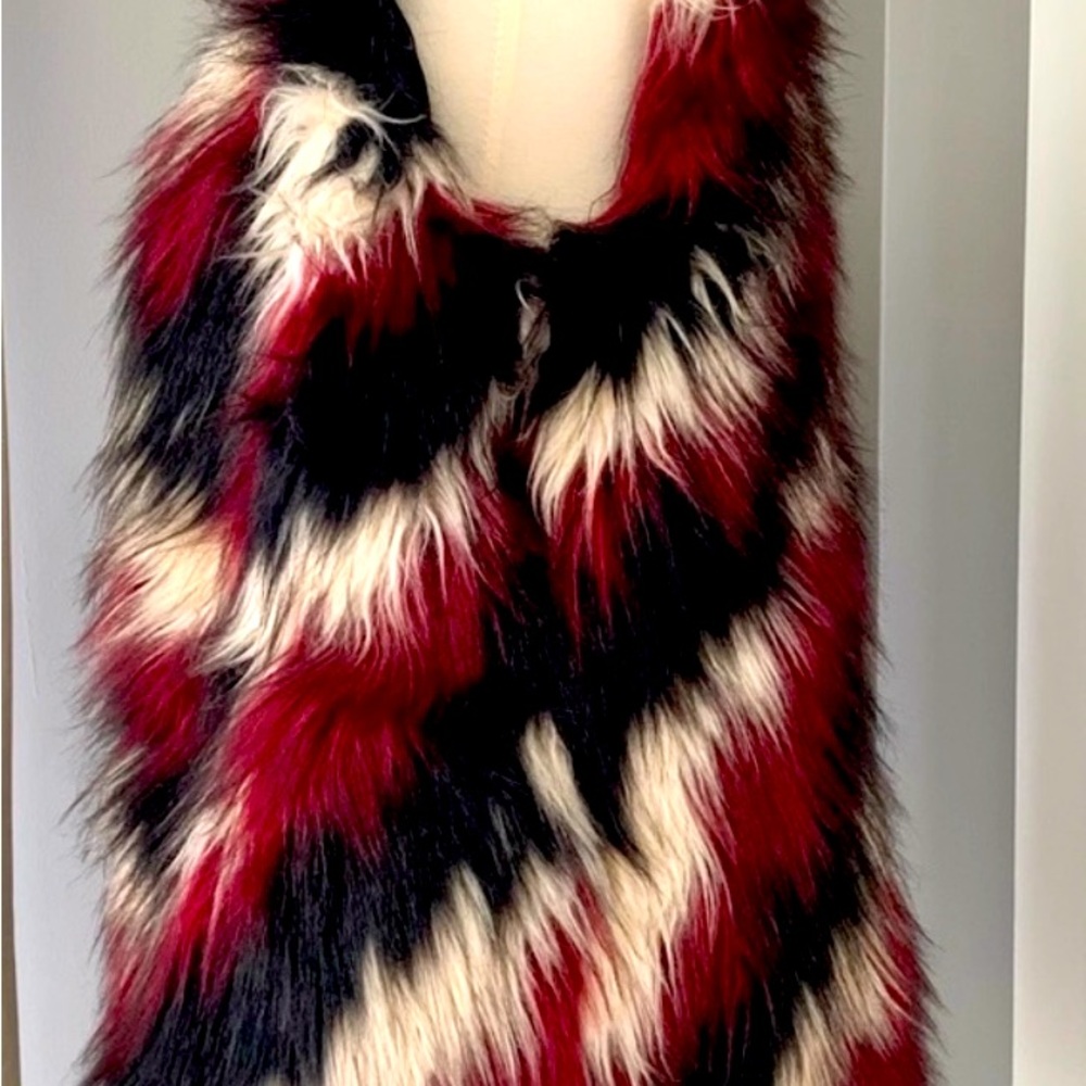 Fever multi color Faux Fur Vest with pockets. - Picture 5 of 10